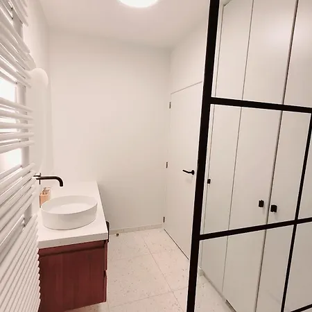 Leopold Apartment *